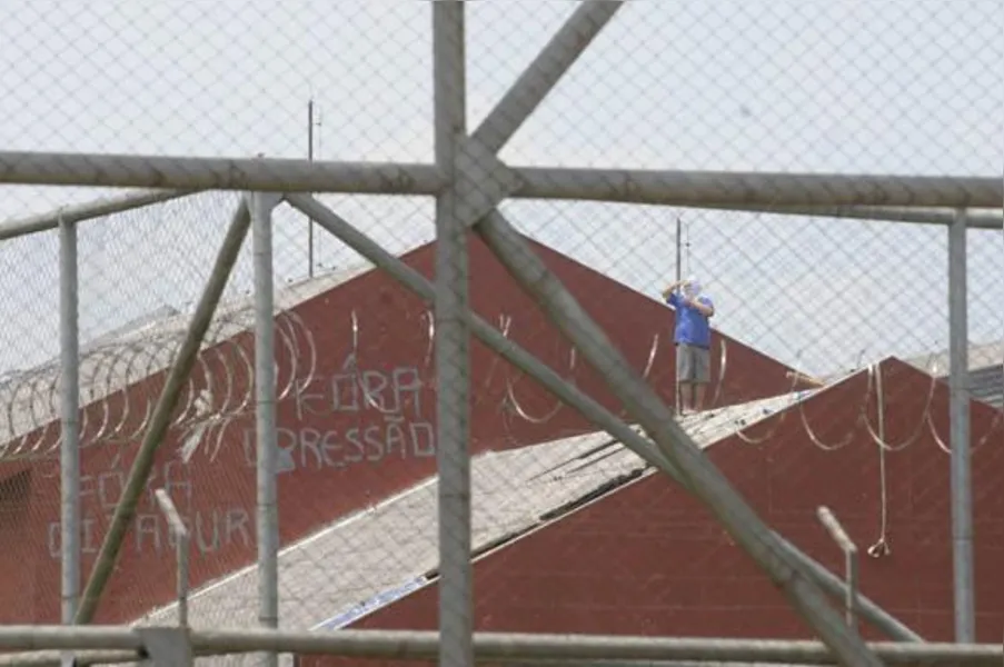 Rebelados exigem troca do comando de penitenciária