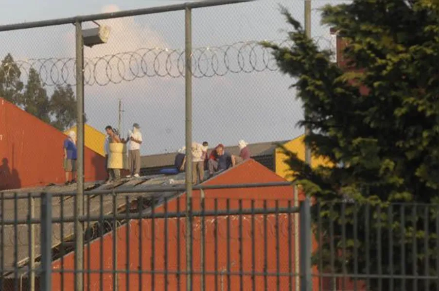 Rebelados exigem troca do comando de penitenciária