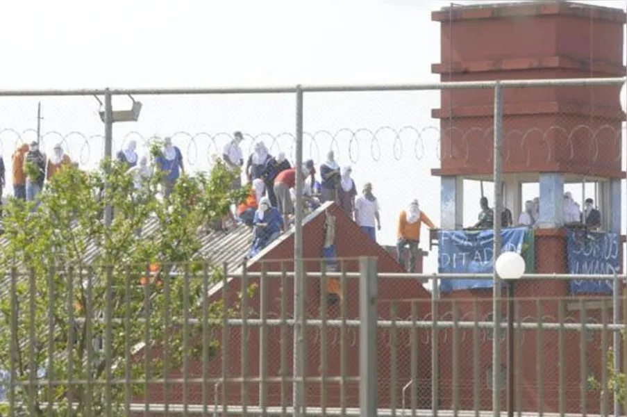 Rebelados exigem troca do comando de penitenciária
