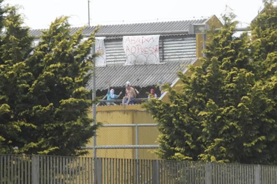 Rebelados exigem troca do comando de penitenciária