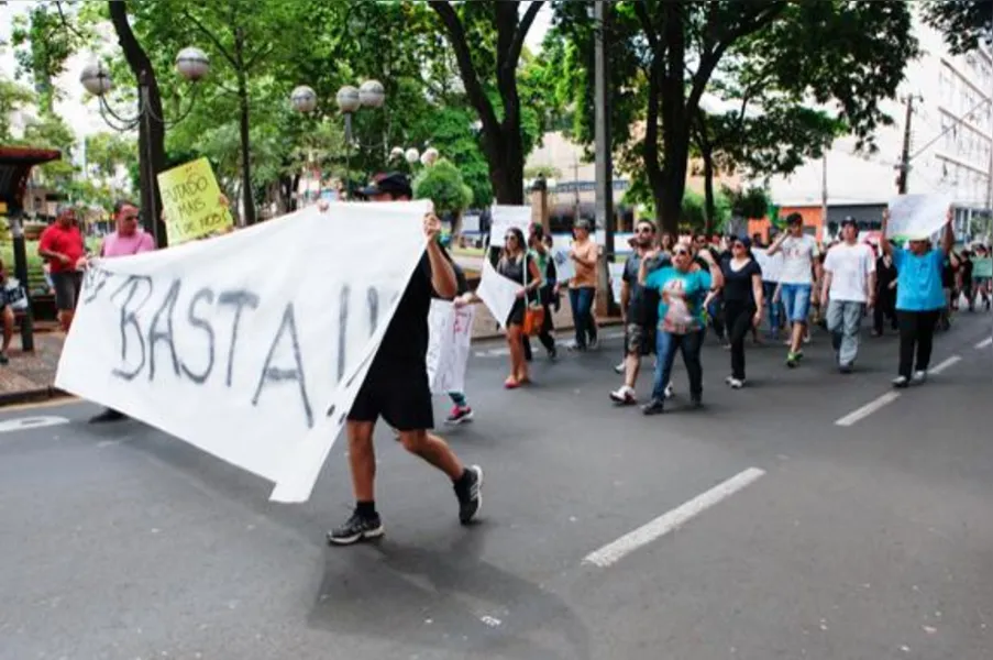 Baixa adesão cancela passeata anti-Dilma em Londrina