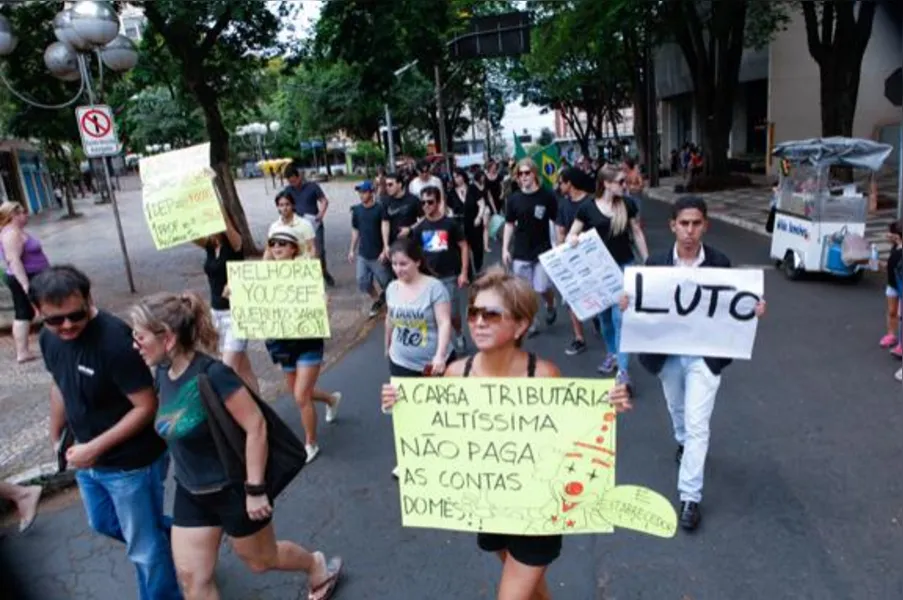 Baixa adesão cancela passeata anti-Dilma em Londrina