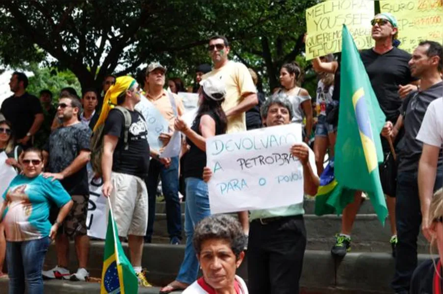 Baixa adesão cancela passeata anti-Dilma em Londrina