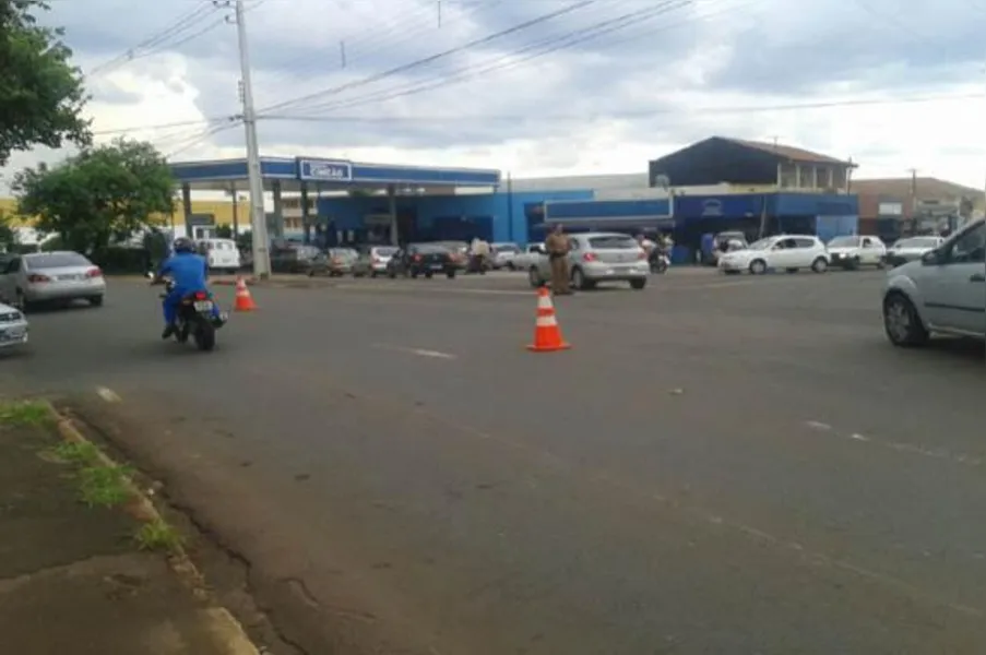 Internautas registram filas em postos de Londrina e região; veja fotos