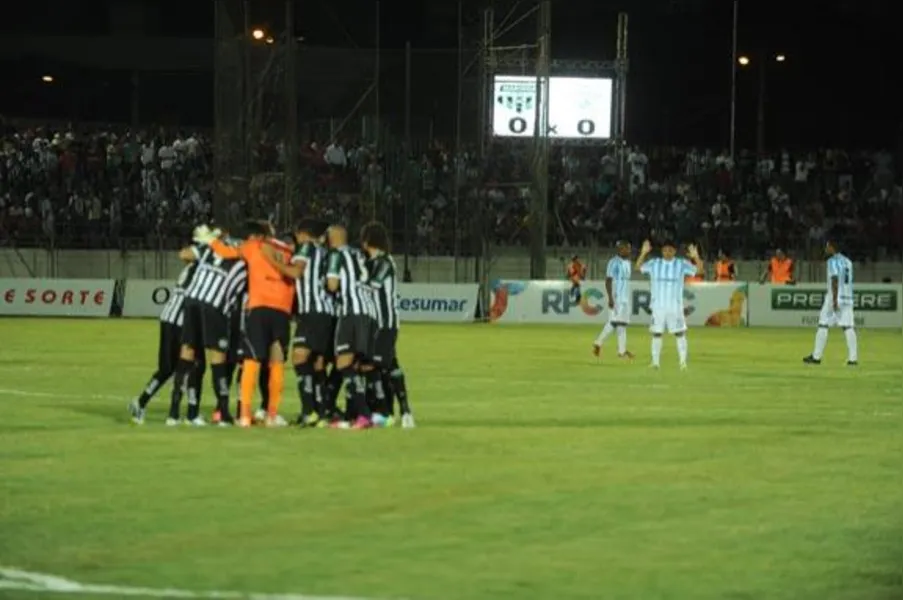 Nos pênaltis, Londrina vence e pega Coritiba na semifinal