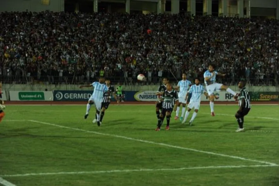 Nos pênaltis, Londrina vence e pega Coritiba na semifinal