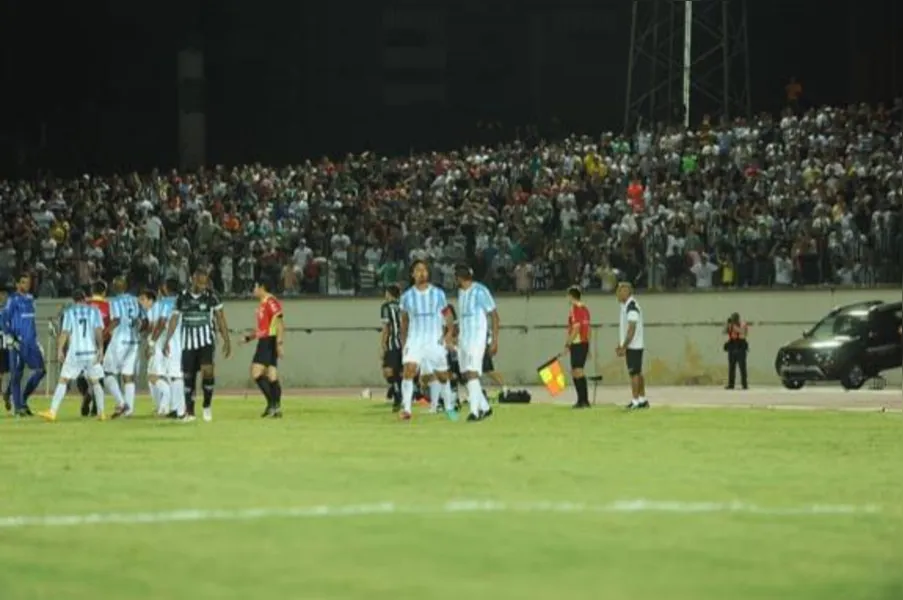 Nos pênaltis, Londrina vence e pega Coritiba na semifinal