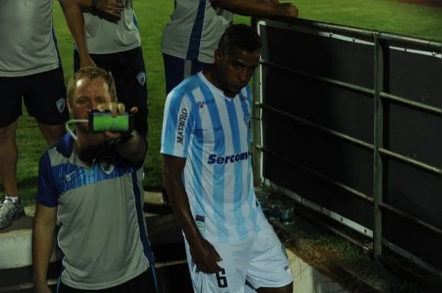 Nos pênaltis, Londrina vence e pega Coritiba na semifinal