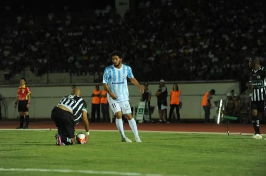 Nos pênaltis, Londrina vence e pega Coritiba na semifinal