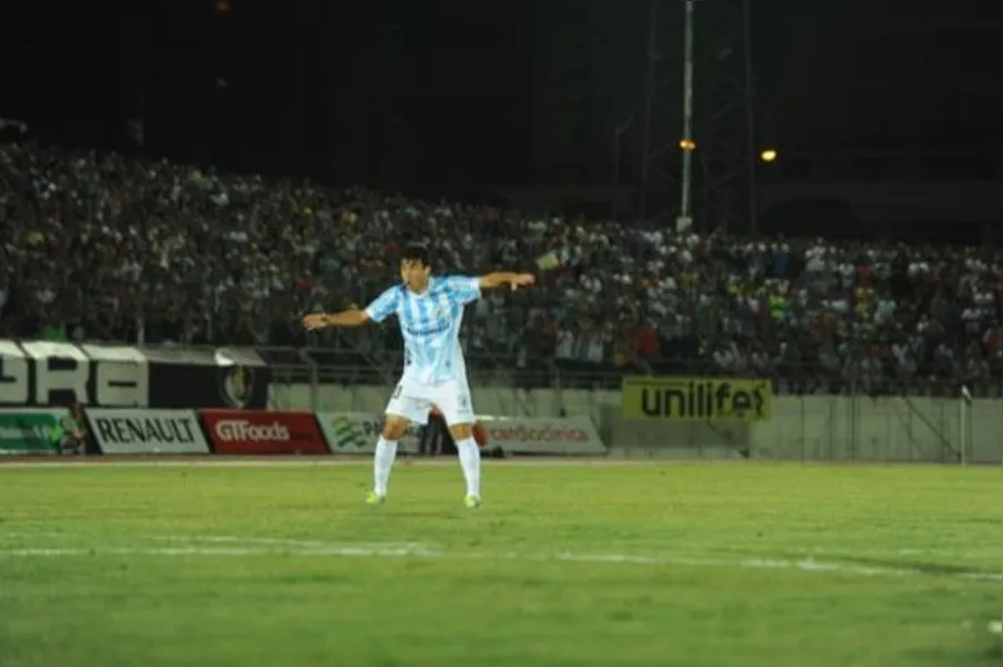 Nos pênaltis, Londrina vence e pega Coritiba na semifinal