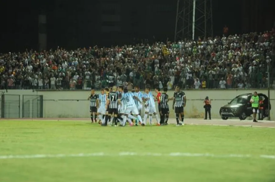 Nos pênaltis, Londrina vence e pega Coritiba na semifinal