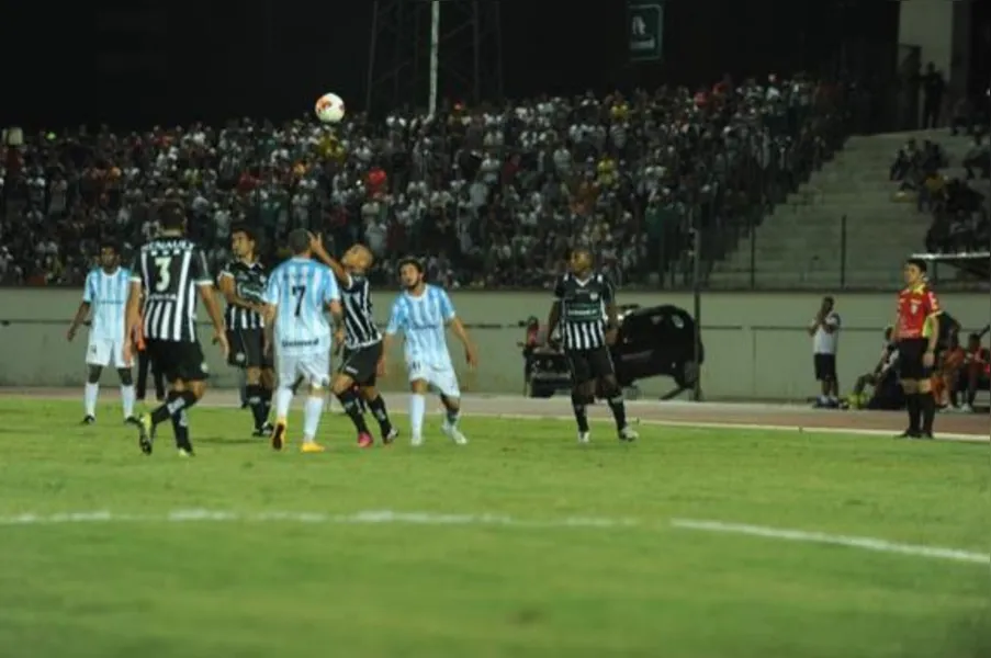 Nos pênaltis, Londrina vence e pega Coritiba na semifinal