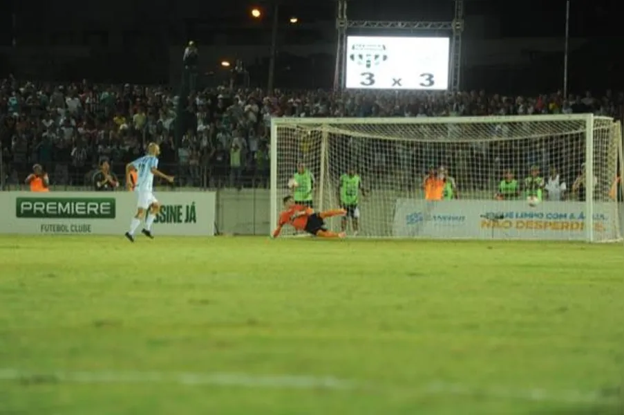 Nos pênaltis, Londrina vence e pega Coritiba na semifinal