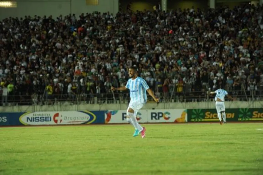 Nos pênaltis, Londrina vence e pega Coritiba na semifinal