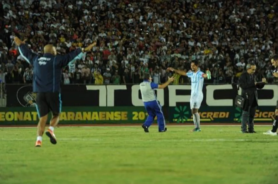 Nos pênaltis, Londrina vence e pega Coritiba na semifinal