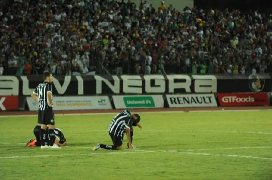 Nos pênaltis, Londrina vence e pega Coritiba na semifinal