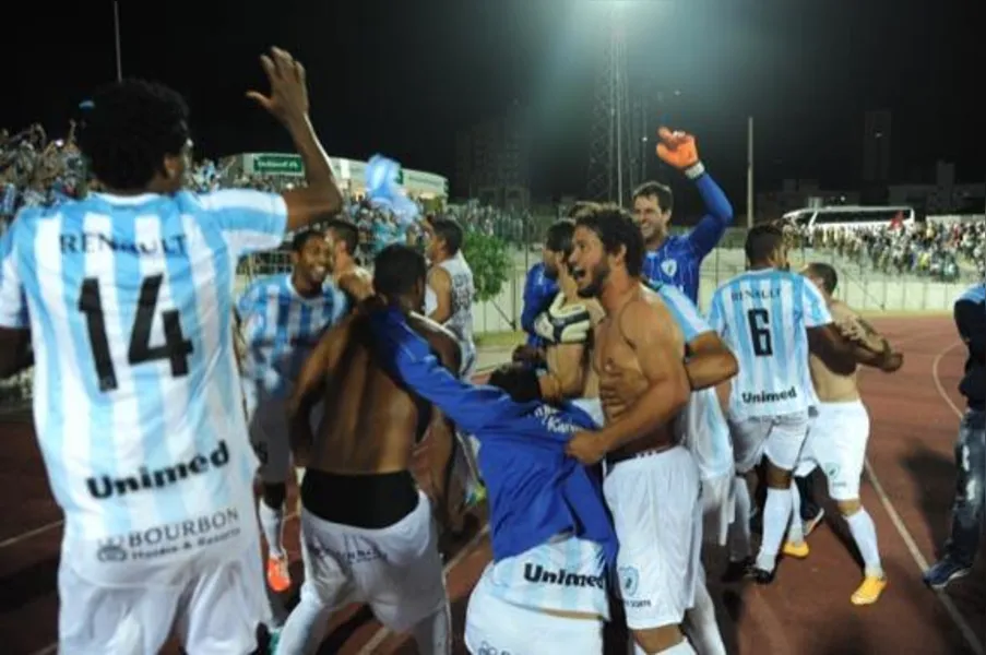 Nos pênaltis, Londrina vence e pega Coritiba na semifinal