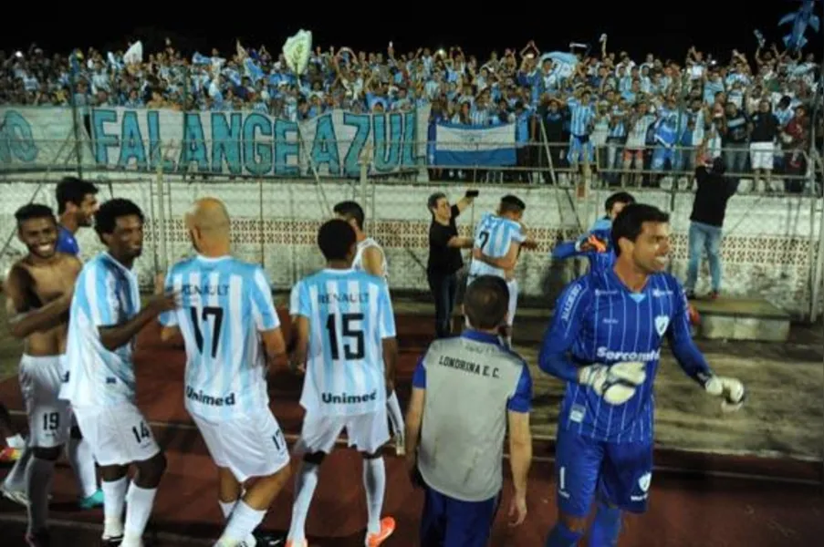Nos pênaltis, Londrina vence e pega Coritiba na semifinal