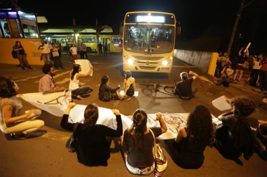 Manifestantes protestam contra nova tarifa