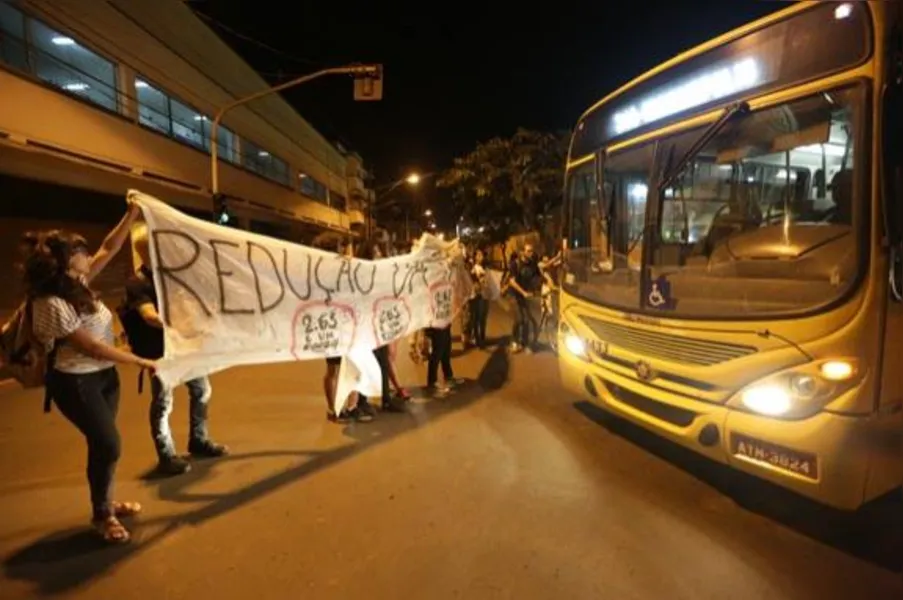 Manifestantes protestam contra nova tarifa