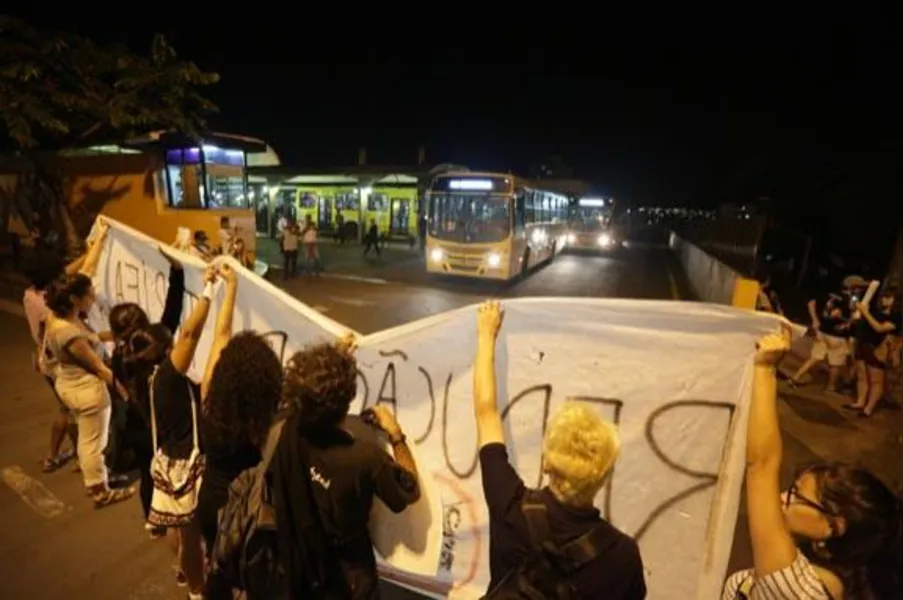 Manifestantes protestam contra nova tarifa