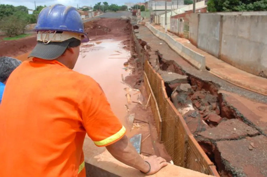 Transposição de linha férrea gera ação