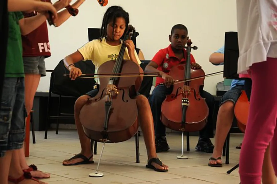 Confira as fotos do Projeto 'Musicando na Escola'