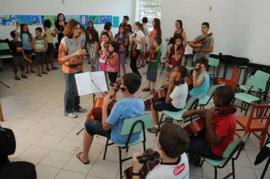 Confira as fotos do Projeto 'Musicando na Escola'