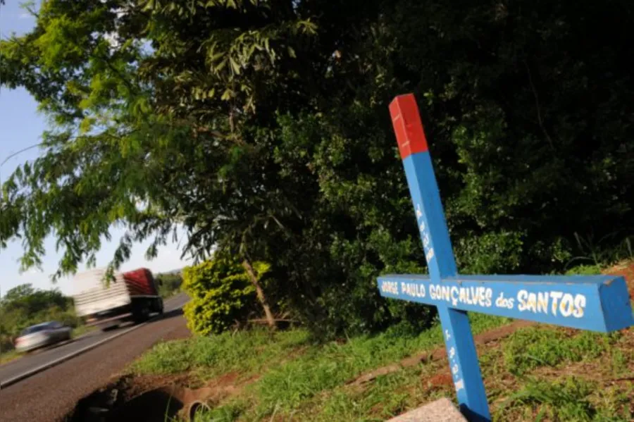 FIM DA LINHA - Sobram veículos e falta espaço na PR-323