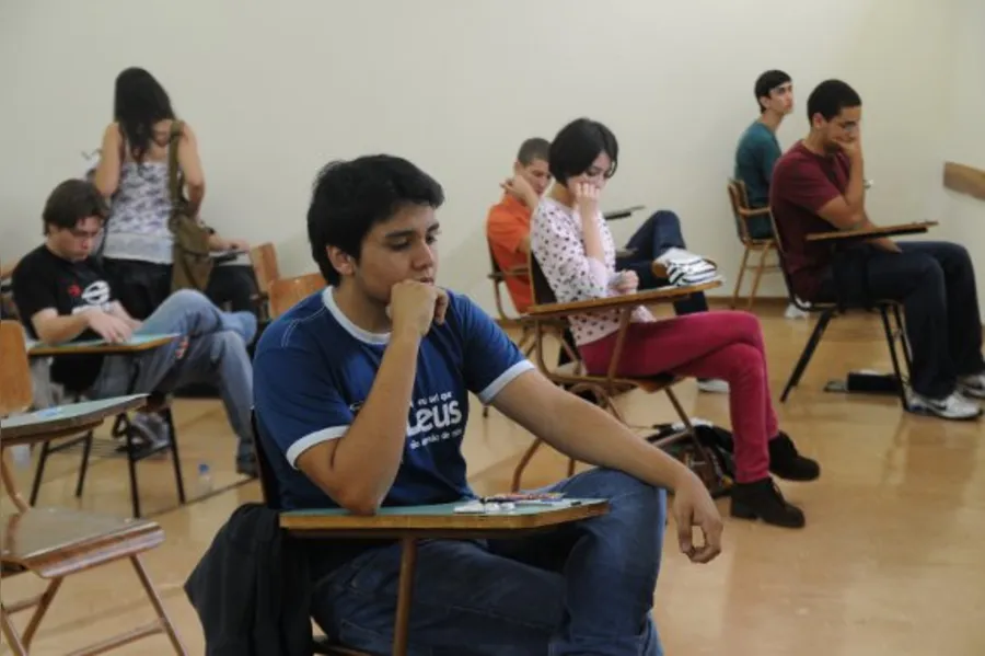 Vestibular da UEL registra 5,9% de ausências