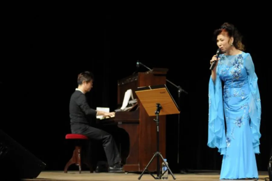 Uma diva da canção japonesa em Londrina