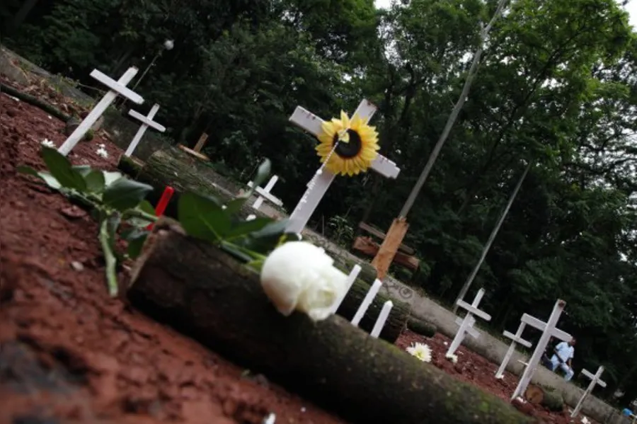 Árvores do Bosque têm 'funeral'