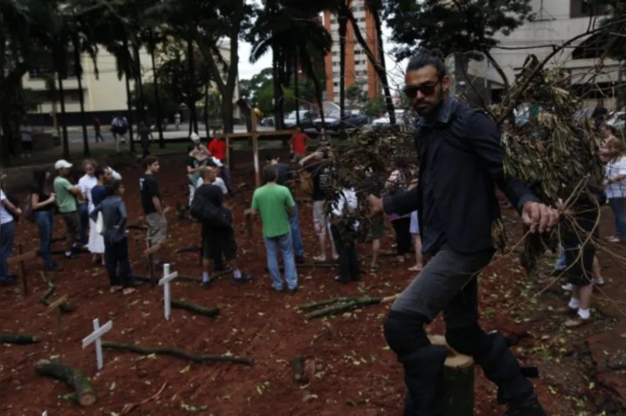 Árvores do Bosque têm 'funeral'