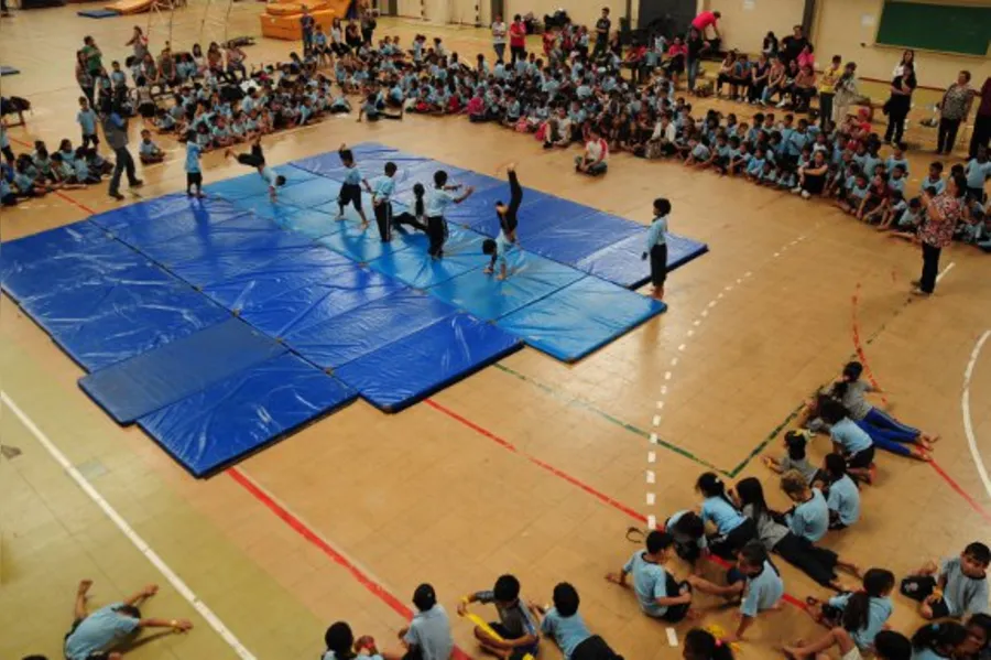 Aulas de ginástica unem esporte e brincadeira