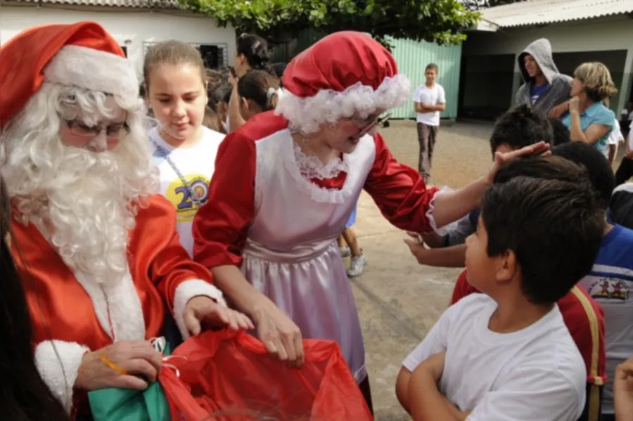 Papai Noel chegou mais cedo em Ibiporã