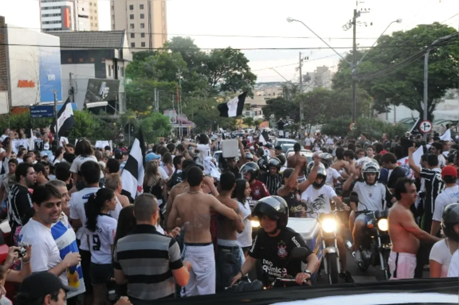 Provocações no bar, festa na Higienópolis