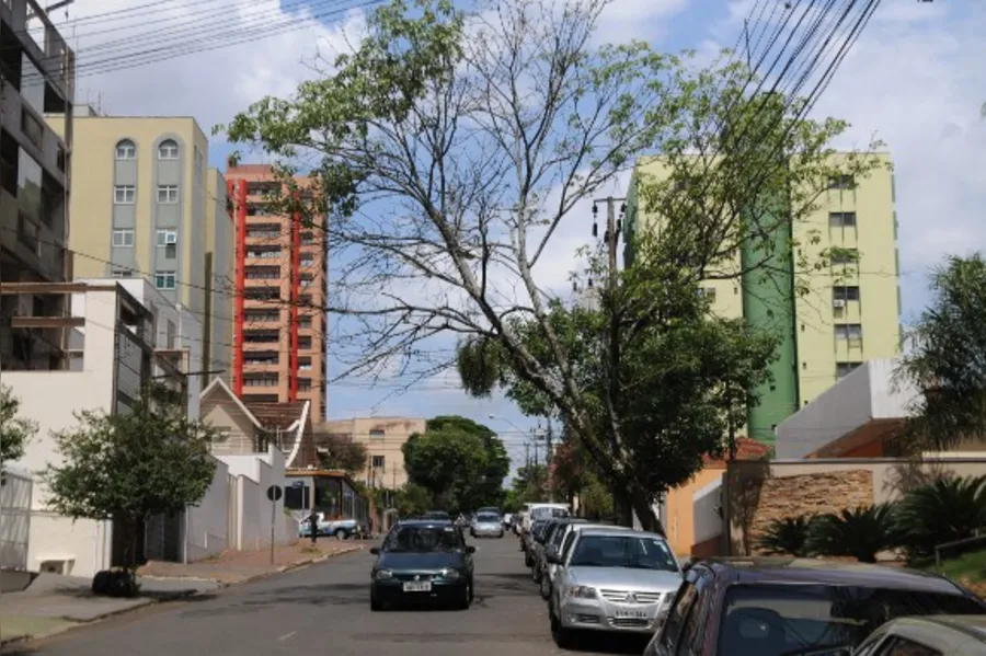Risco de queda preocupa moradores