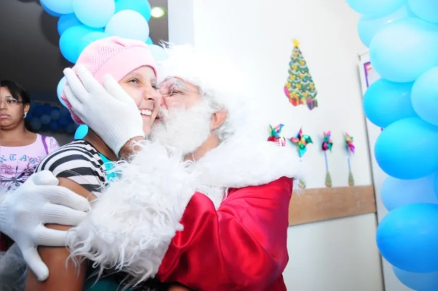 Papai Noel visita o HU