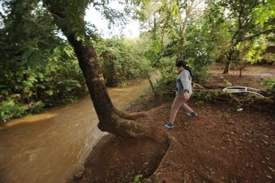 Cheia do Tibagi deixa Jataizinho em alerta