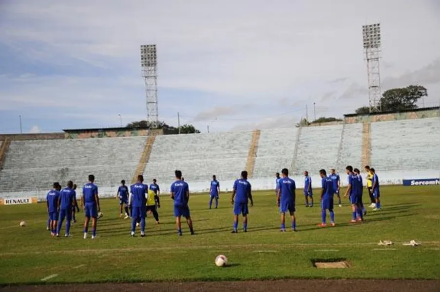 LEC é absolvido em julgamento no STJD