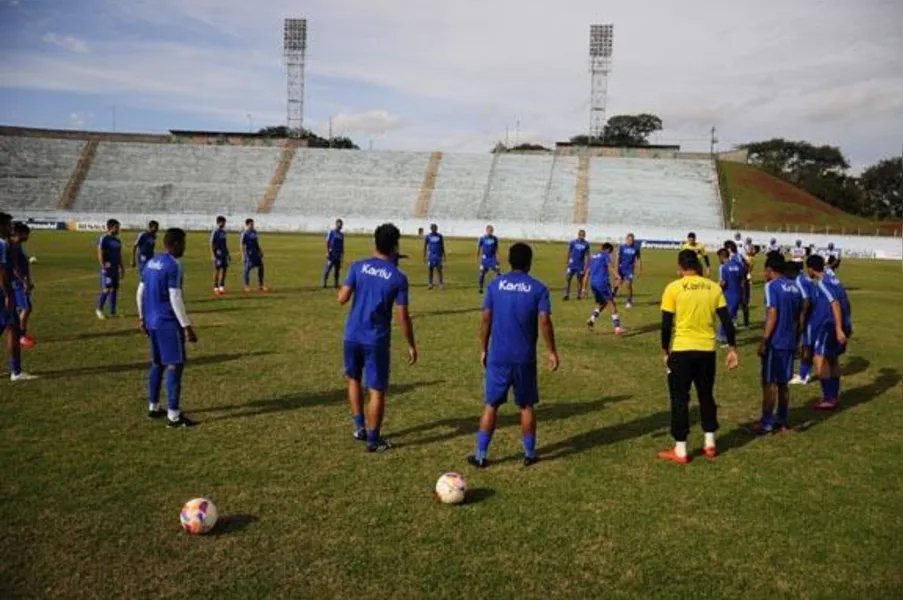 LEC é absolvido em julgamento no STJD