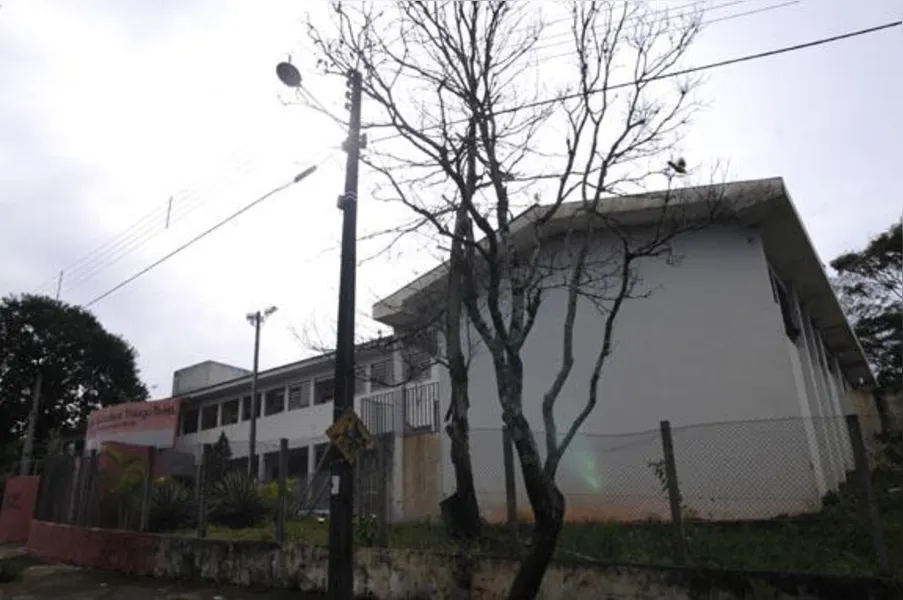 Escola retoma aulas após temporal
