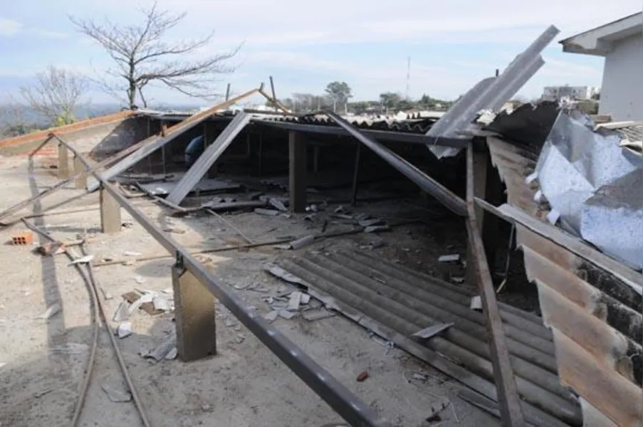 Escola retoma aulas após temporal