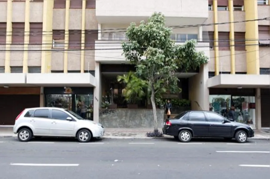 Deixar espaço entre carros reduz vagas de estacionamento