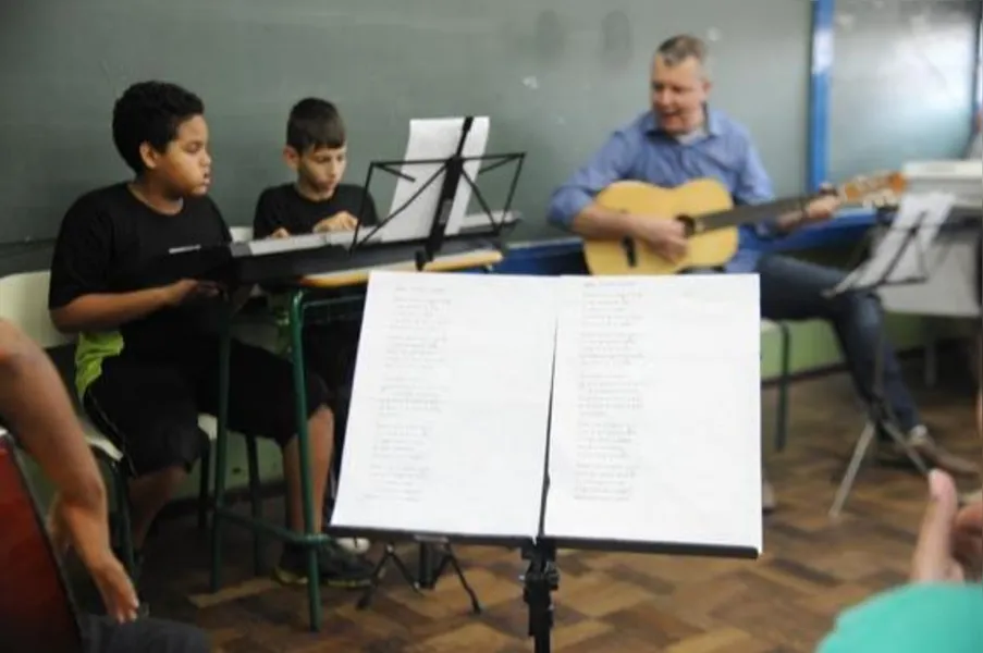 EDUCAÇÃO INTEGRAL - Apucarana é pioneira no PR
