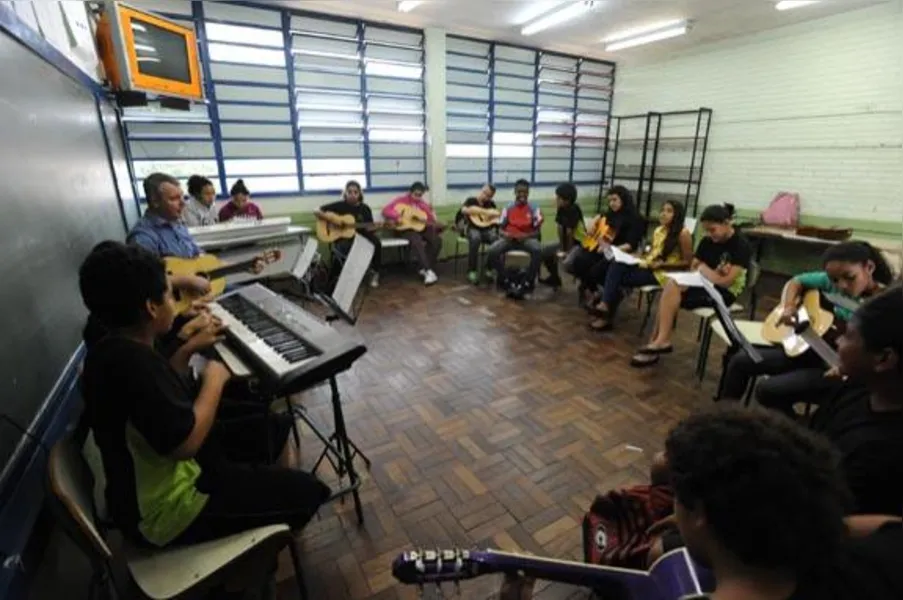 EDUCAÇÃO INTEGRAL - Apucarana é pioneira no PR