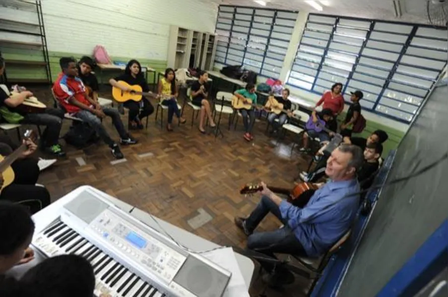 EDUCAÇÃO INTEGRAL - Apucarana é pioneira no PR