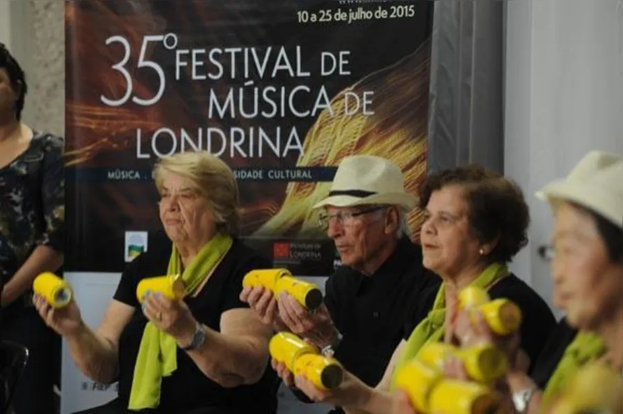 Idosos demonstram habilidades musicais