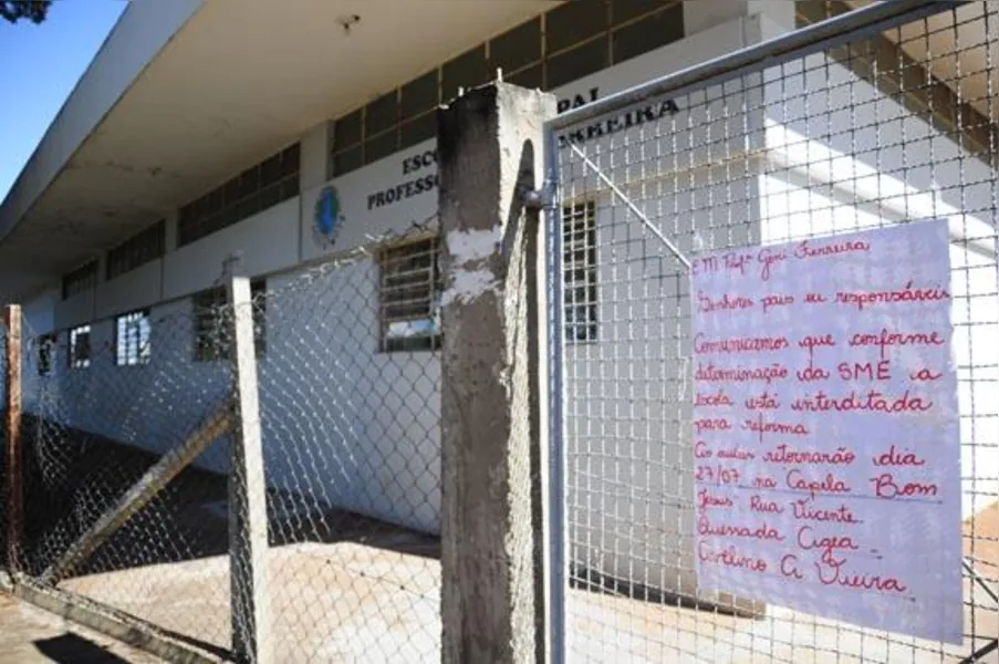 Escola municipal é interditada na volta às aulas