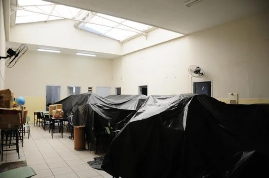 Escola municipal é interditada na volta às aulas